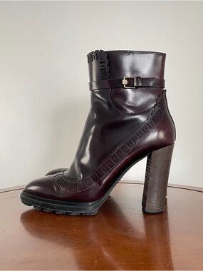Tod's Laser-cut Glossed-leather Ankle boots